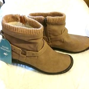 JBU NWT Booties 10 Sand Brown